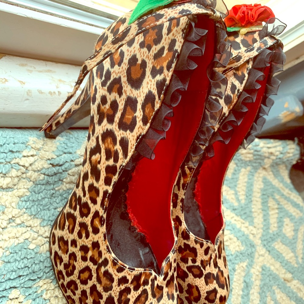 💗LOWEST PRICE💗Bettie Page Huntress Vintage Heels